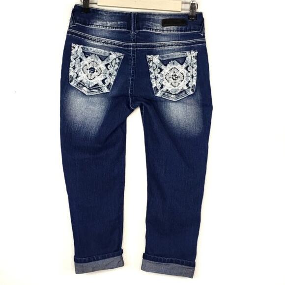 Wallflower Embroidered Pockets Capri Denim Jean Pants Dark Wash - Picture 1 of 6